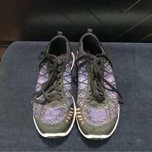 Women’s Under Armour Threadborne Shoes Size 9
